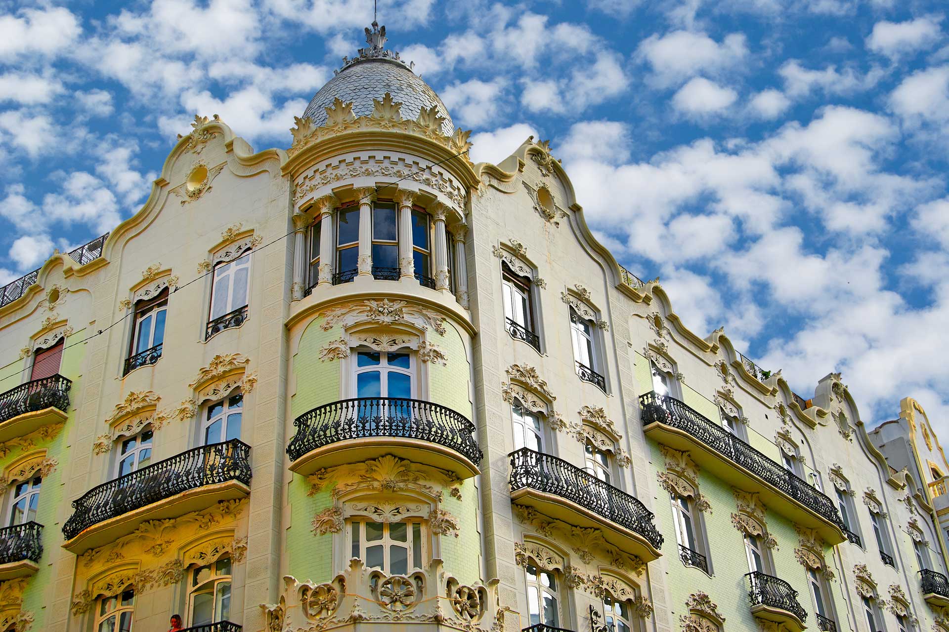 Livin'Valencia - Proof of Accommodation for Visa in Spain