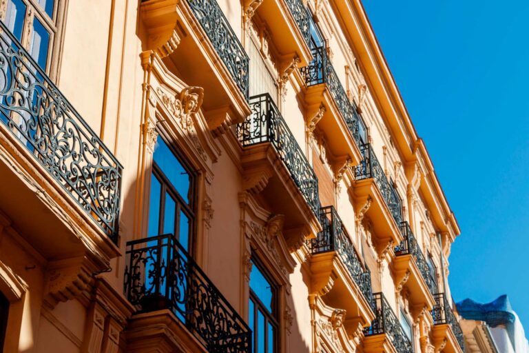 Livin'Valencia - Buying Property in Valencia 2026